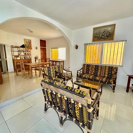 Guesthouse Cocotiers Cotonou Exterior photo